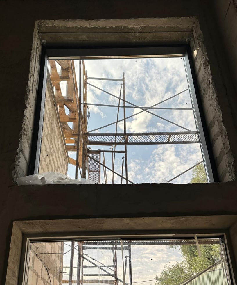 Алюминиевые окна в частный дом