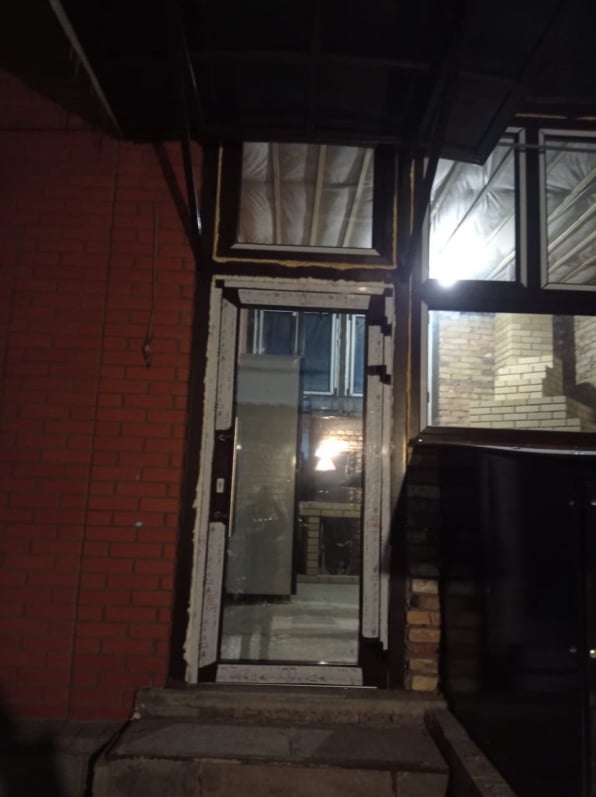 Частный дом. Алюминиевые двери