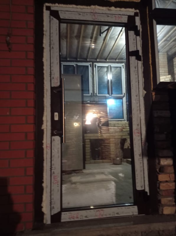 Частный дом. Алюминиевые двери