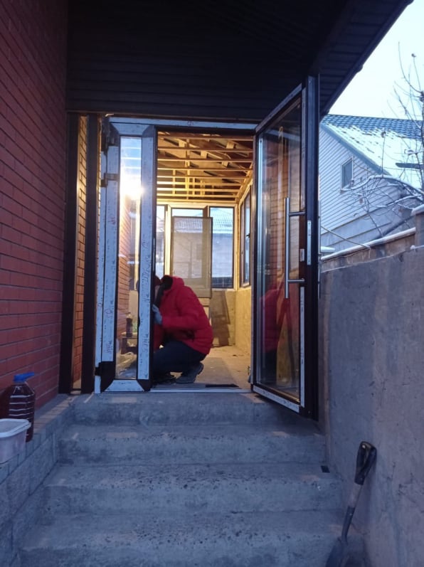 Частный дом. Алюминиевые двери