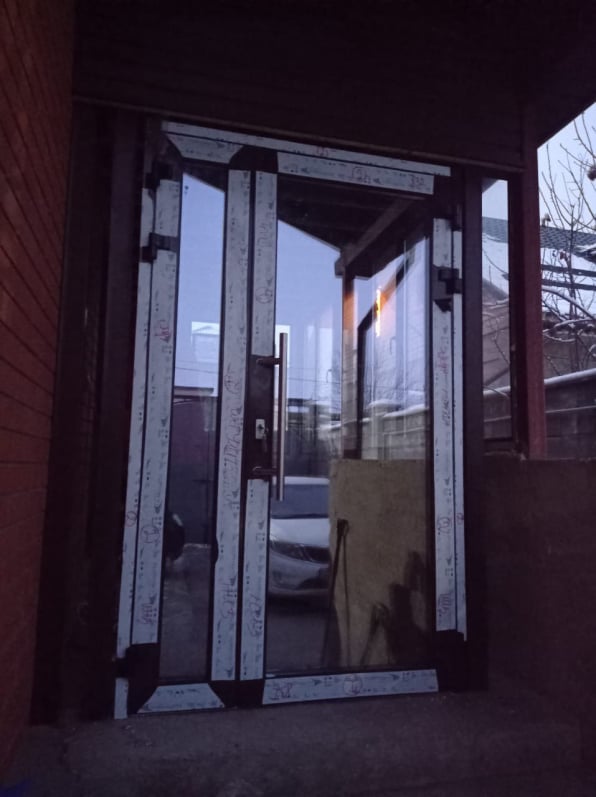 Частный дом. Алюминиевые двери