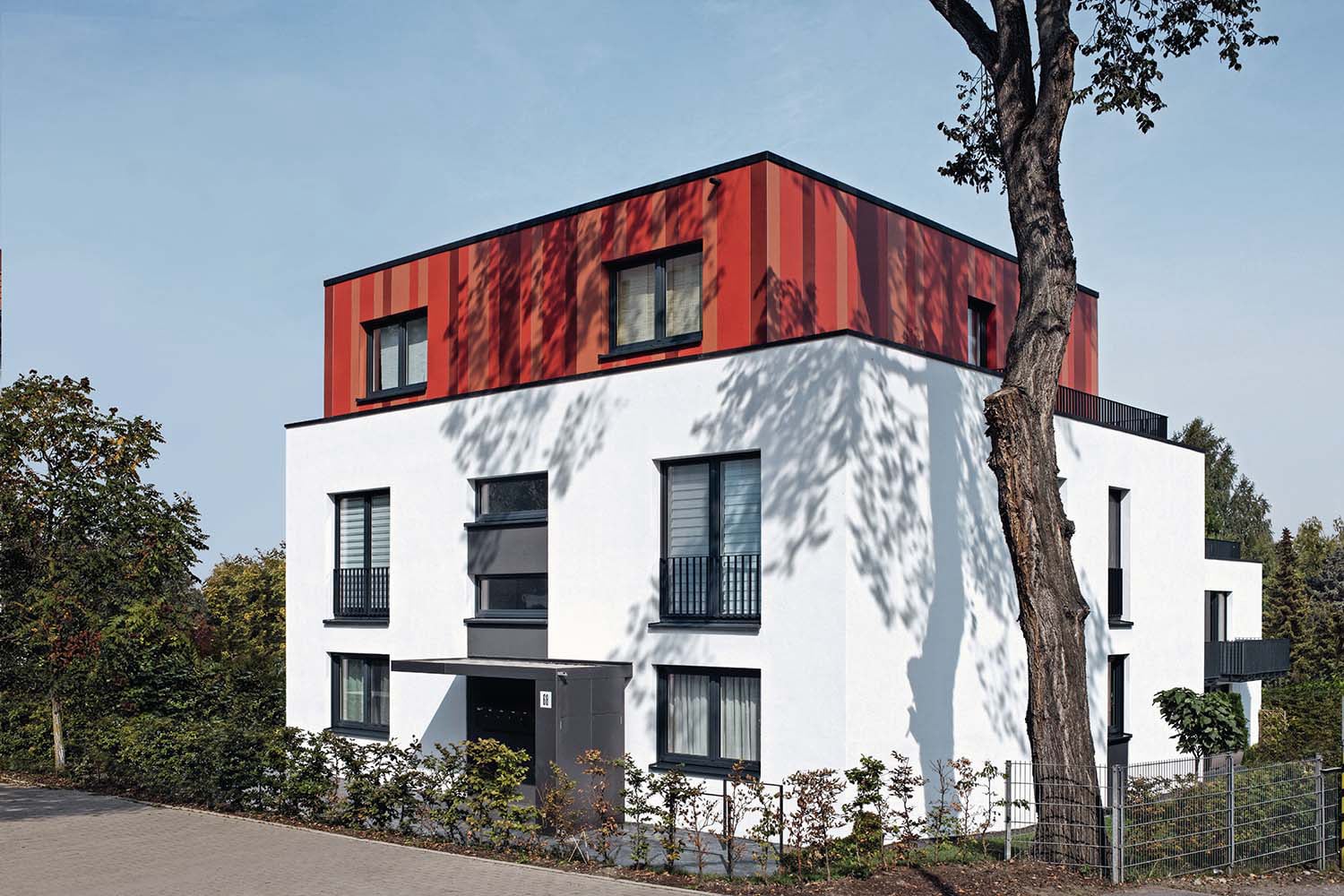 Частный дом. Алюминиевые двери